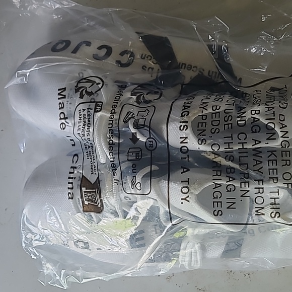 White Stylish Running Shoes - Picture 4 of 4